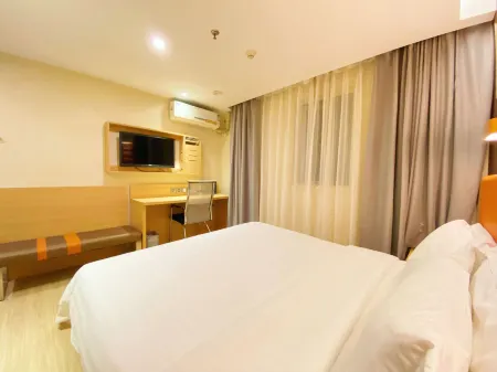 7 Days Premium (Guangzhou Shangxiajiu Chenjiaci Metro Station)