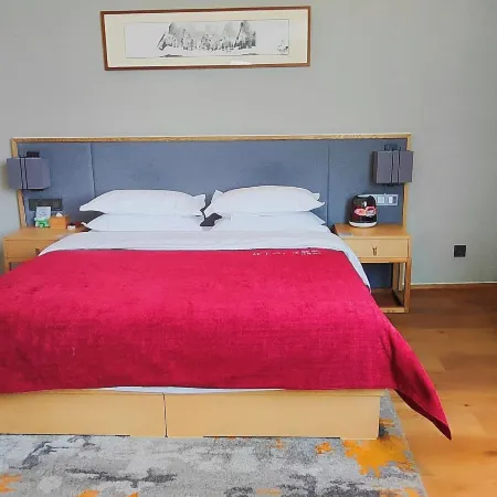 QIANNA Hotel
