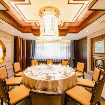 Xuanhua Hotel Отели рядом с достопримечательностью «Народная больница в Цзянчжоу, Цзянчжоу»