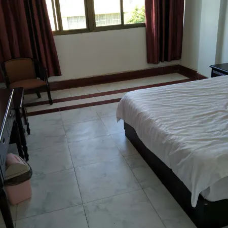 Baoshan Jiaoyun Hotel