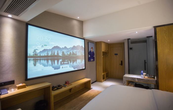 the L Hotel (Hongya Central Plaza Store)