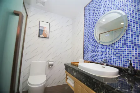 World Smart Hotel (Qingdao North Station Zhenhua Road Subway Station)