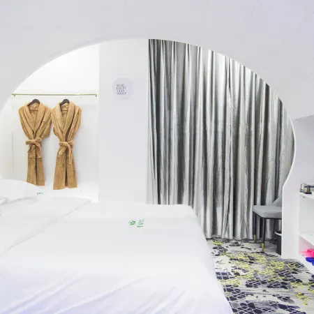 Pingchang Youth Memory Theme Hotel