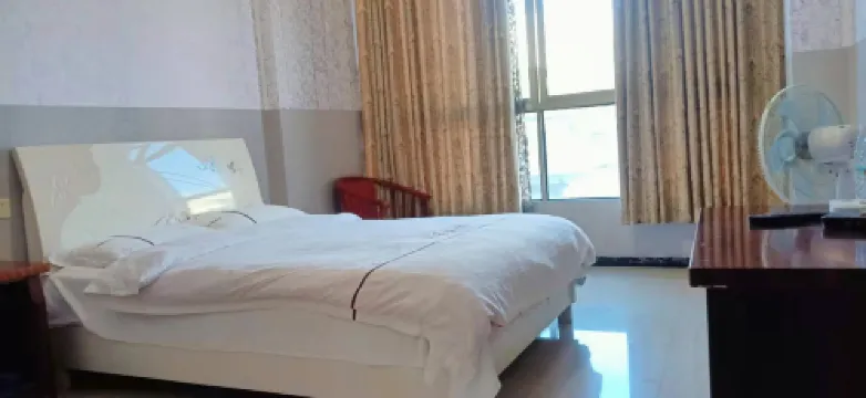 Qinglong Hongtai Hotel