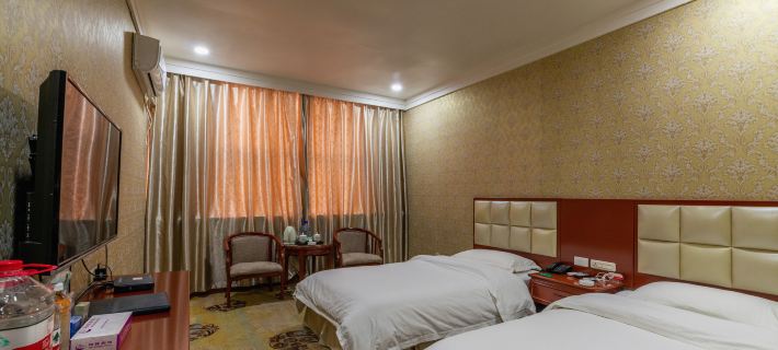 Baicheng Hotel Hotel a Xiping