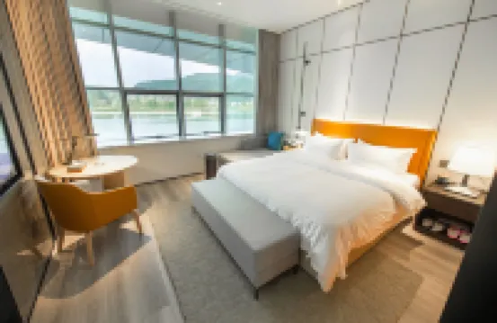 Shehong Xinyue Riverside Holiday Hotel