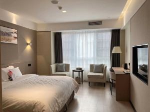 Yaduo X Hotel on Shuxi Road in Chengdu High tech West Zone