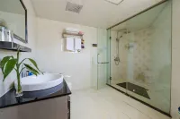 Beijing Hotel (Xinyang Railway Station Tianrun Plaza Branch)