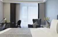 Holz Hotel (Shenyang International Exhibition Center New South Railway Station)