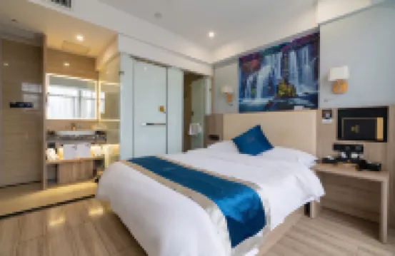 Live in A Fashionable Hotel