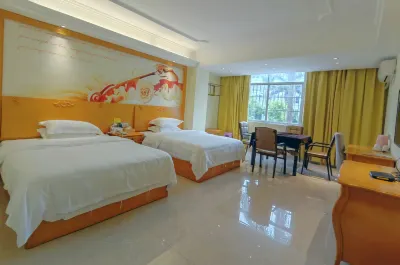 Bincheng Hotel (Dongxing Port Store)