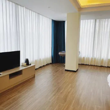 Luoding Lakeside Residence