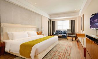 Oriental Fenghuang Hotel (Zhongshan Dengdu Ancient Town Huayi Square)