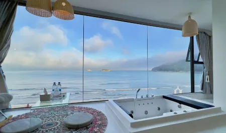 Bushe Seaview Inn Отели рядом с достопримечательностью «Turtle National Reserve Areas»