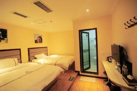 Chishui Jinyu Garden Grand Hotel Отели рядом с достопримечательностью «Chishui Ancient City Wall»