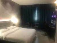 S+ E-Sports Hotel (Ezhou Wuchang Avenue Golden Harbor)