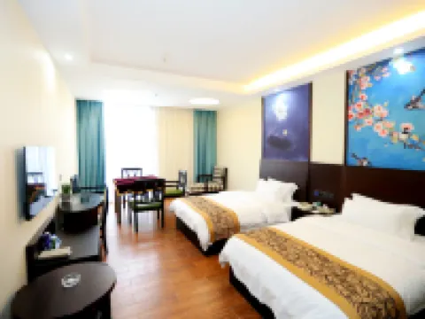 Colorful Royal Hotel (Qingzhen Time Guizhou Ancient Town) Hotels in Qingzhen