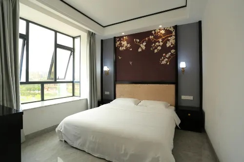 Xiangyuan Hotel (Huichang Lingang Park)