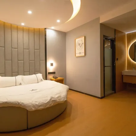 Baiyue Hotel (Pinghu Xinhua Middle Road)