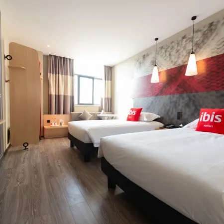 Ibis Hotel (Guanyun Jiulonggang Plaza)