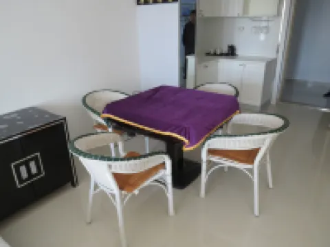 Guan County Hong Pu Traders Hotel