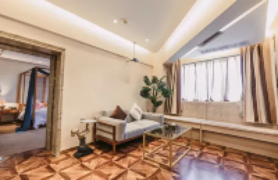 Liuzhou Yuejingshe Apartment (Yintaicheng Shop)