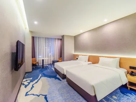 Money Holiday Inn（JiaHe wanggang Subway station store） Отели рядом с достопримечательностью «Guangdong University of Foreign Studies and Foreign Trade»