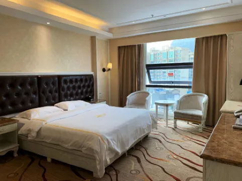 Luocheng Pin Road Hotel