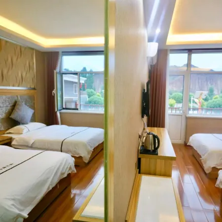 Qicai Danxia Apricot Hotel