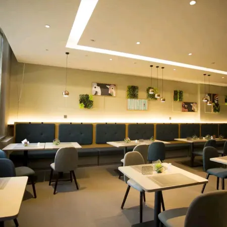 Homeinn Selected Hotel (Yishui Xinhua Road Underground Grand Canyon Scenic Area)