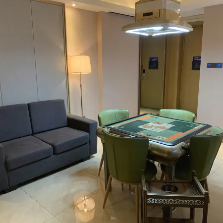 Squirrel Smart Hotel