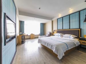 Lanli Lily Hotel (Yangchun Donghu)