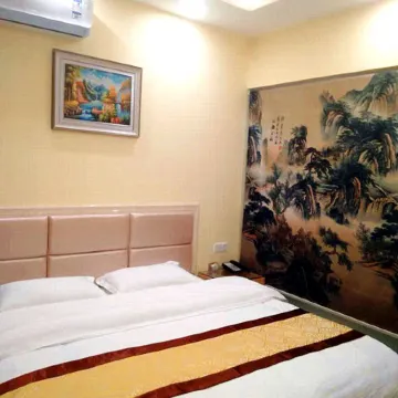 Pingle Gold Coast Hotel