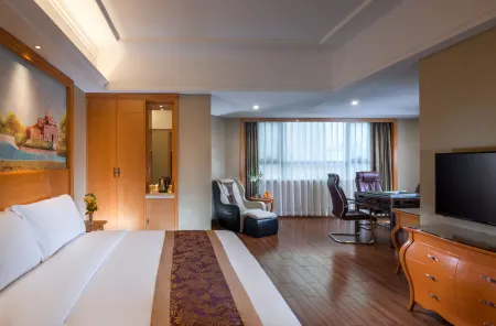 Vienna International Hotel (Shenzhen Buji Dafen Metro Station)