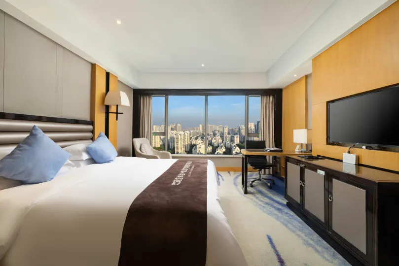 Ruineng CEO International Hotel (Hefei South Railway Station Leijie  Street)