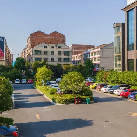 Huatian Hotel