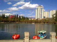 Yi Feng Bussiness Hotel Hotels near Anning Confucian Temple