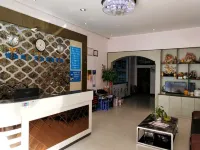 Hechi Xinzhuyuan Business Hotel