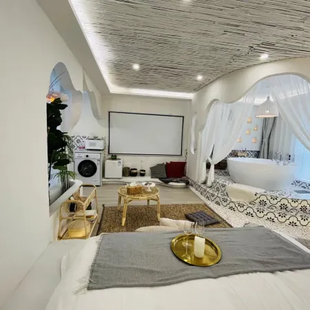 18 Yi B&B (Shenyang Middle Street Joy City Branch)