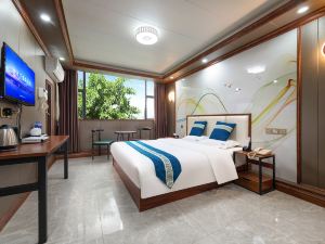 Light Stay Hotel · New Boutique (Zhongshan Dongsheng Culture Square)