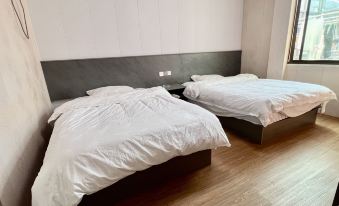 Baoying Qizhong Hostel