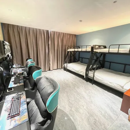Snail Network Theme Hotel Duolun