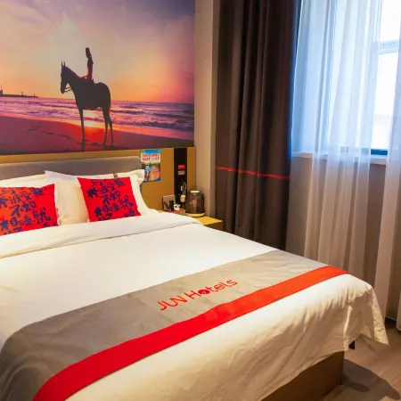 Junyi Chain Hotel (Luliang Zhongyang People's Hospital)