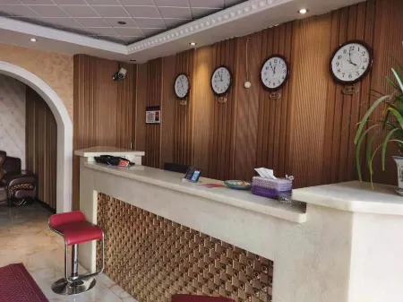 Xiaohonglou Hotel, Luohe Отели в г. Нехэ