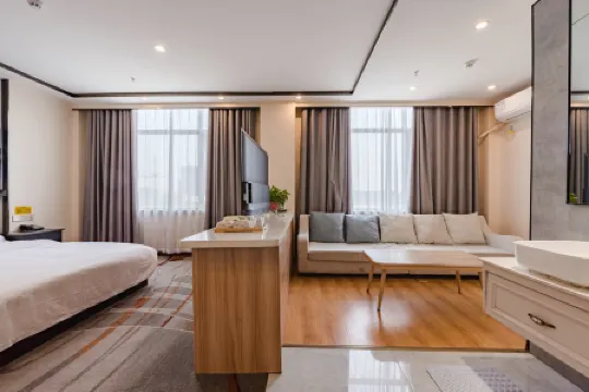 Shanghe Business Hotel (Sheqi Bus Station)