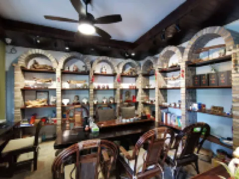 Xingyi Mountain Breeze Inn