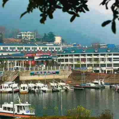 Yingyue Homestay (Xiandao Lake Branch) Hotel Exterior