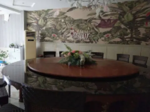 Huaxia Business Hotel