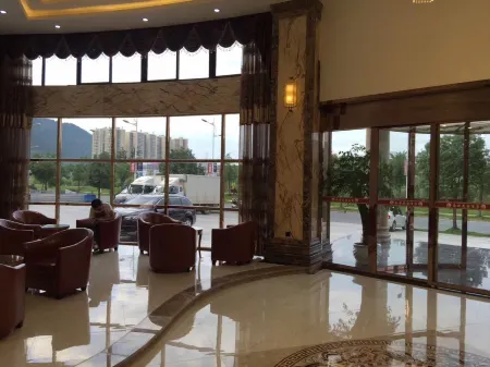 Rongjiang Qingqing Hotel (Cunchao Football Field)