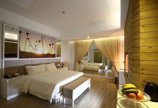 Huajun Hotel Hotel Overview